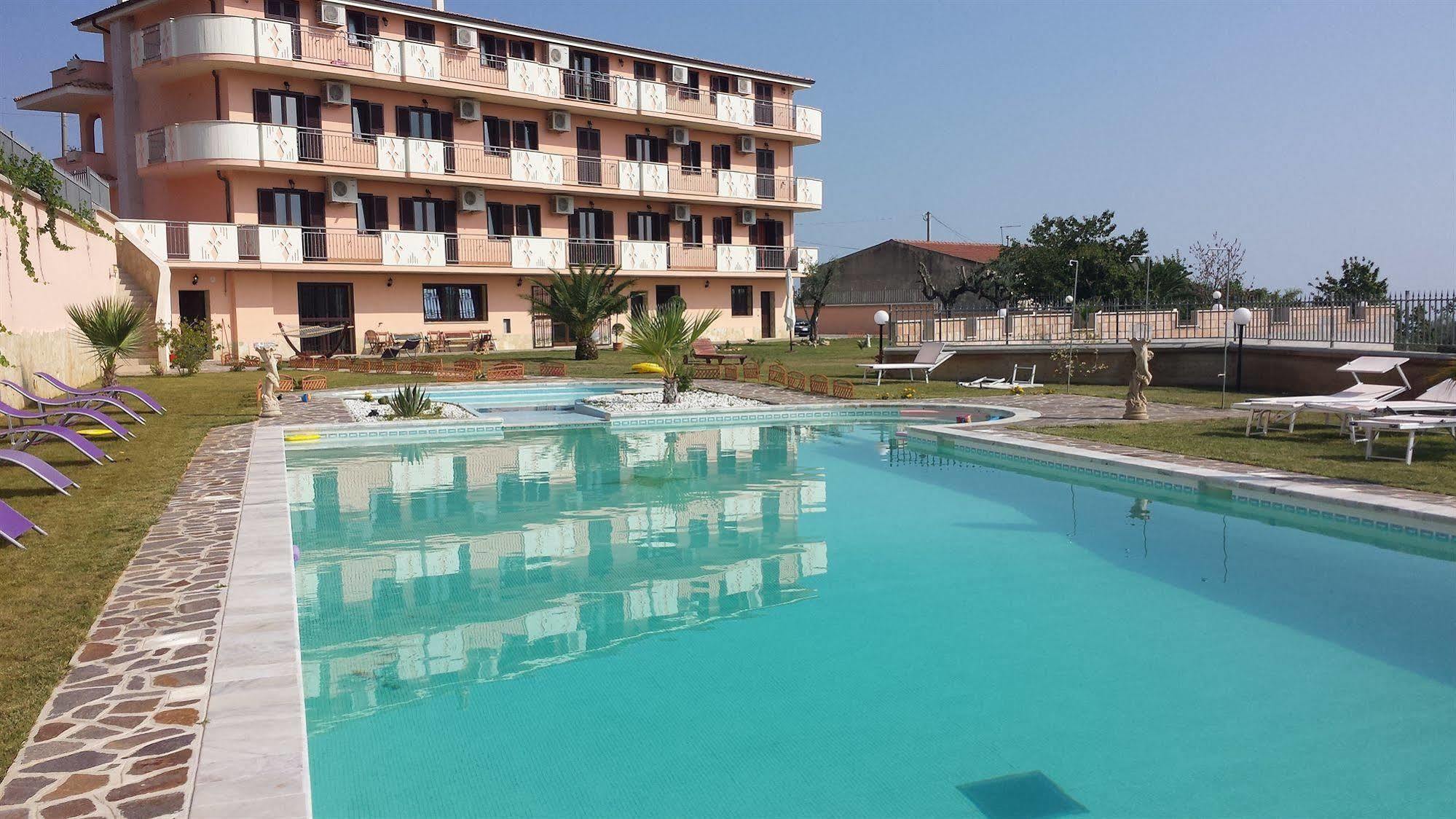 Chimento Resort Corigliano Calabro Eksteriør bilde